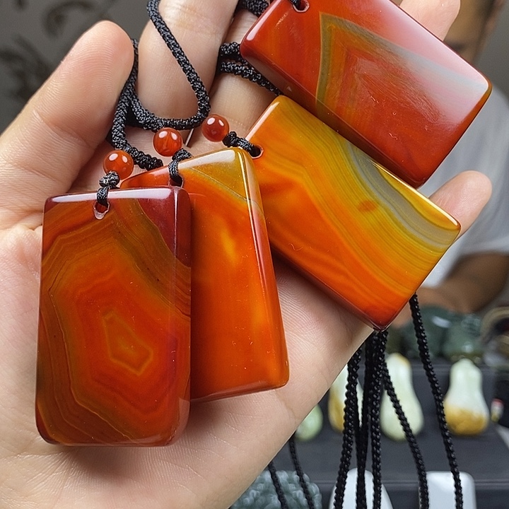 玛瑙/玉髓颈饰合金