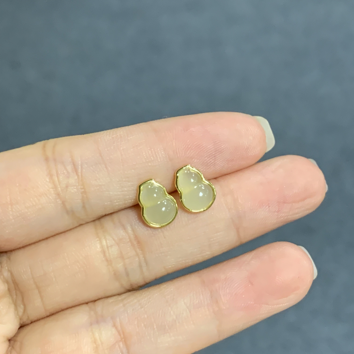 天然和田玉银镶金边葫芦耳钉 松柏家珠宝 多样性发货一对