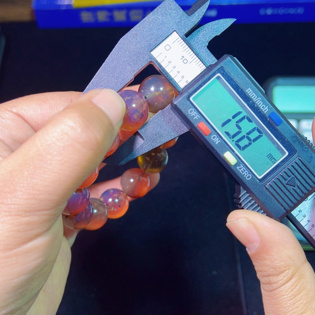 琥珀裸石未镶嵌琥珀