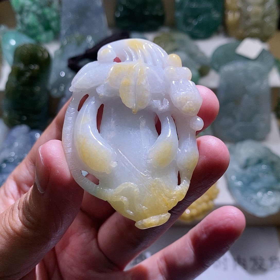 【闪购商品】翡翠颈饰未镶嵌福瓜