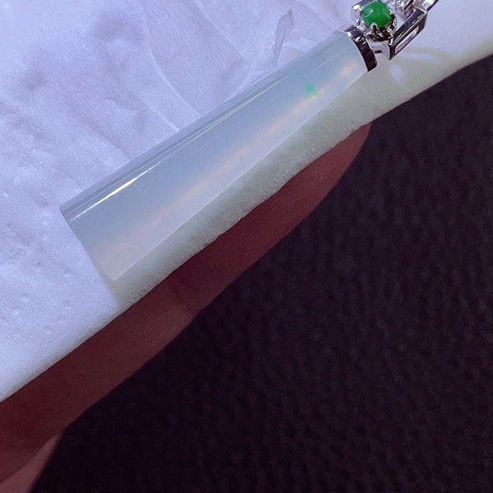 翡翠18K金镶嵌颈饰翡翠