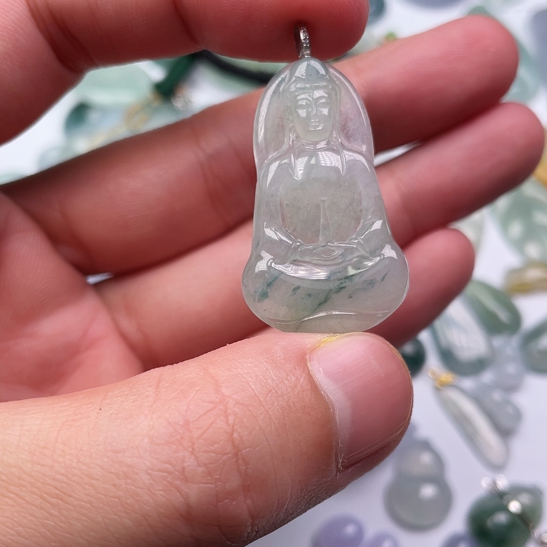 翡翠18K金镶嵌颈饰翡翠