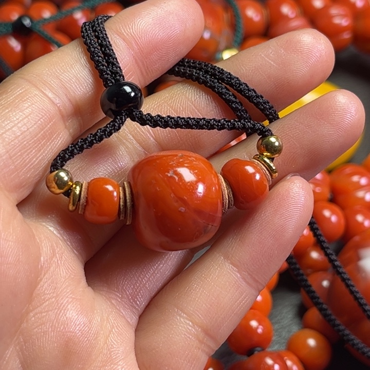 颈饰琉璃田*琉璃………….