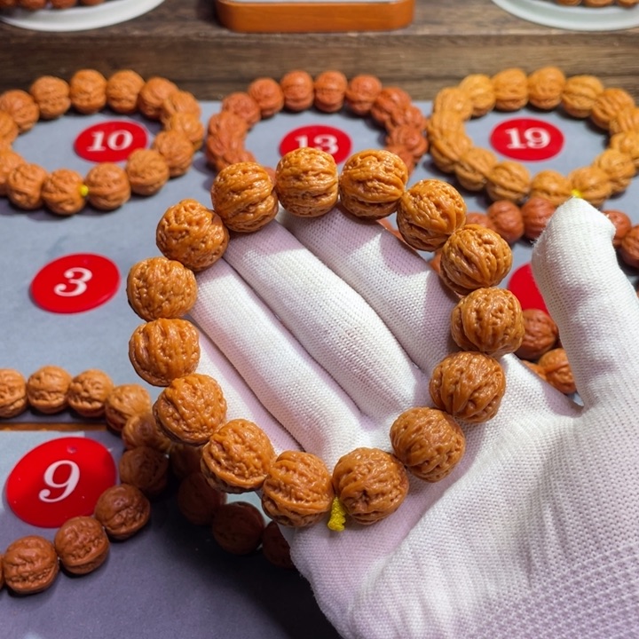 文玩核桃手串易玉珊瑚