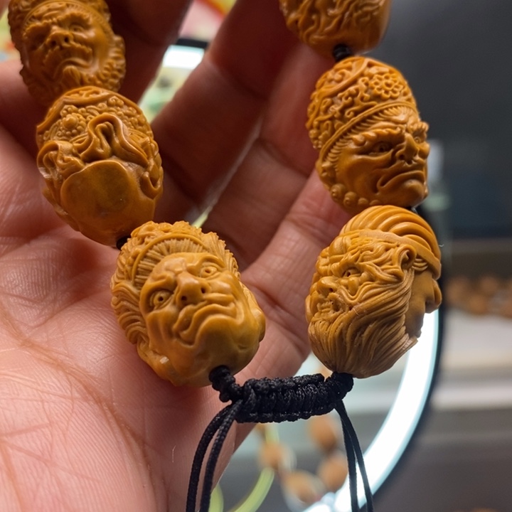 吊坠橄榄核与呼呼呼呼呼呼欢欢