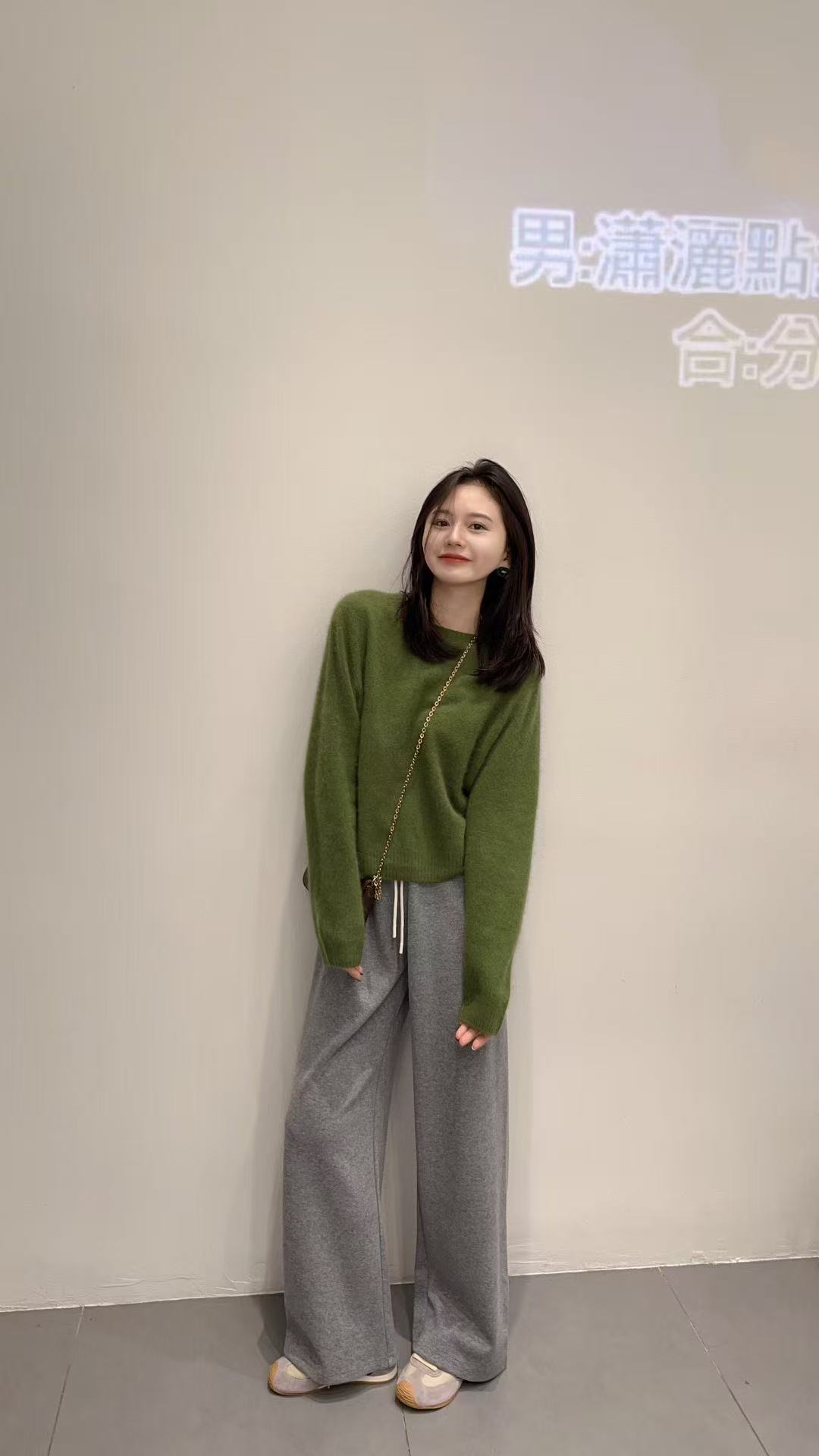 早秋2025新款日系复古绿色软糯毛衣女松弛感针织衫上衣百搭休闲裤