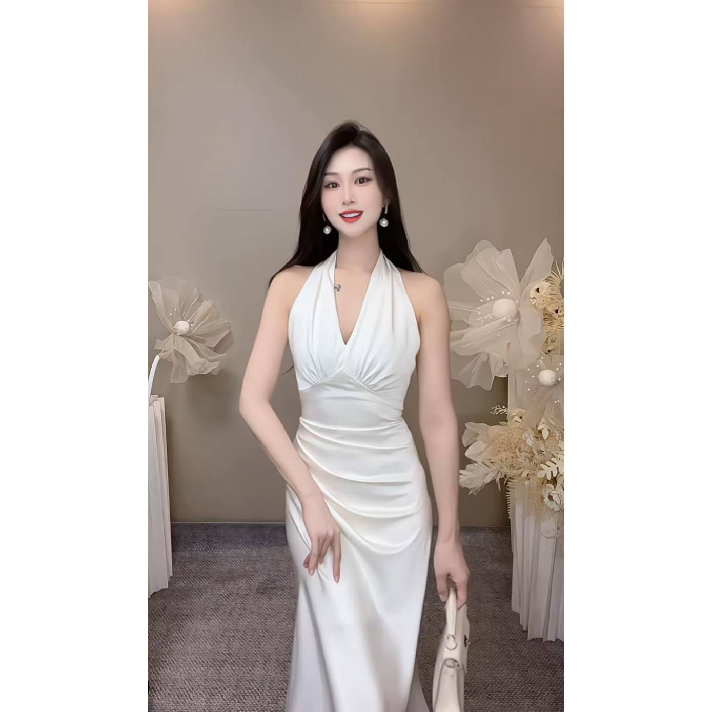 法式32温柔V领缎面收腰长款背心鱼尾连衣裙包臀背心吊带礼服裙