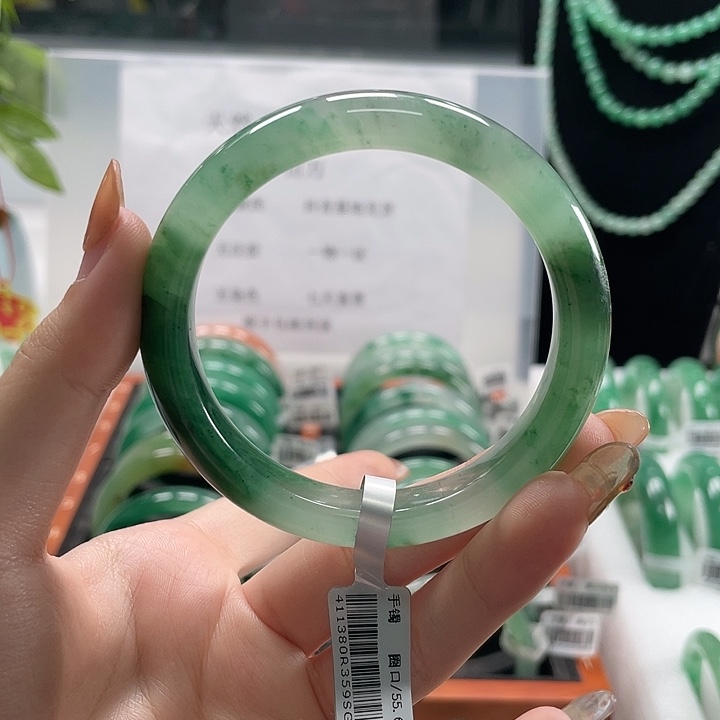 石英质玉手镯未镶嵌天然A货非洲翠手镯