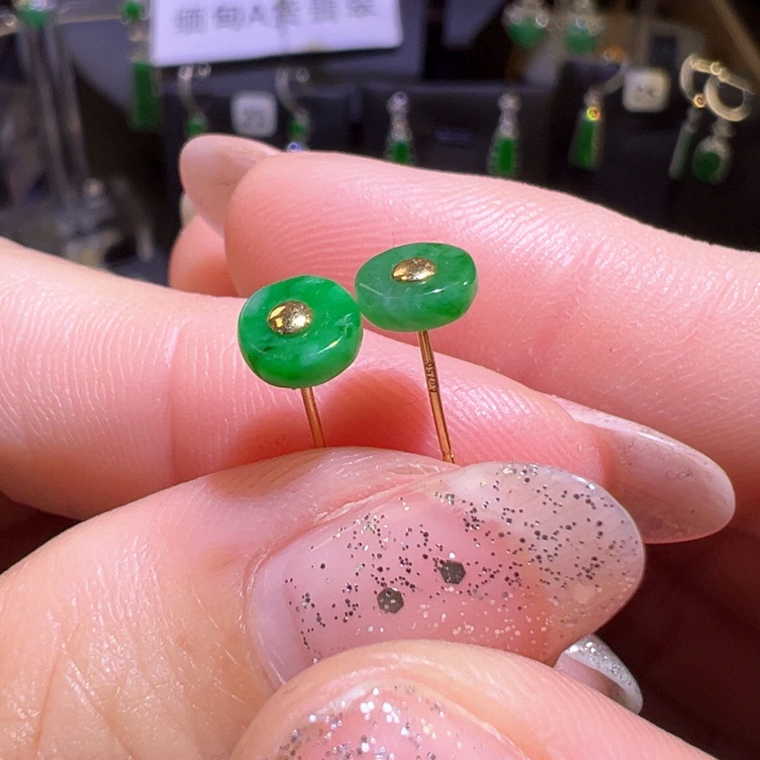 翡翠18K金镶嵌颈饰耳钉