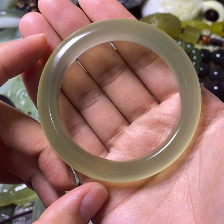 岫玉岫玉手镯未镶嵌独***雪