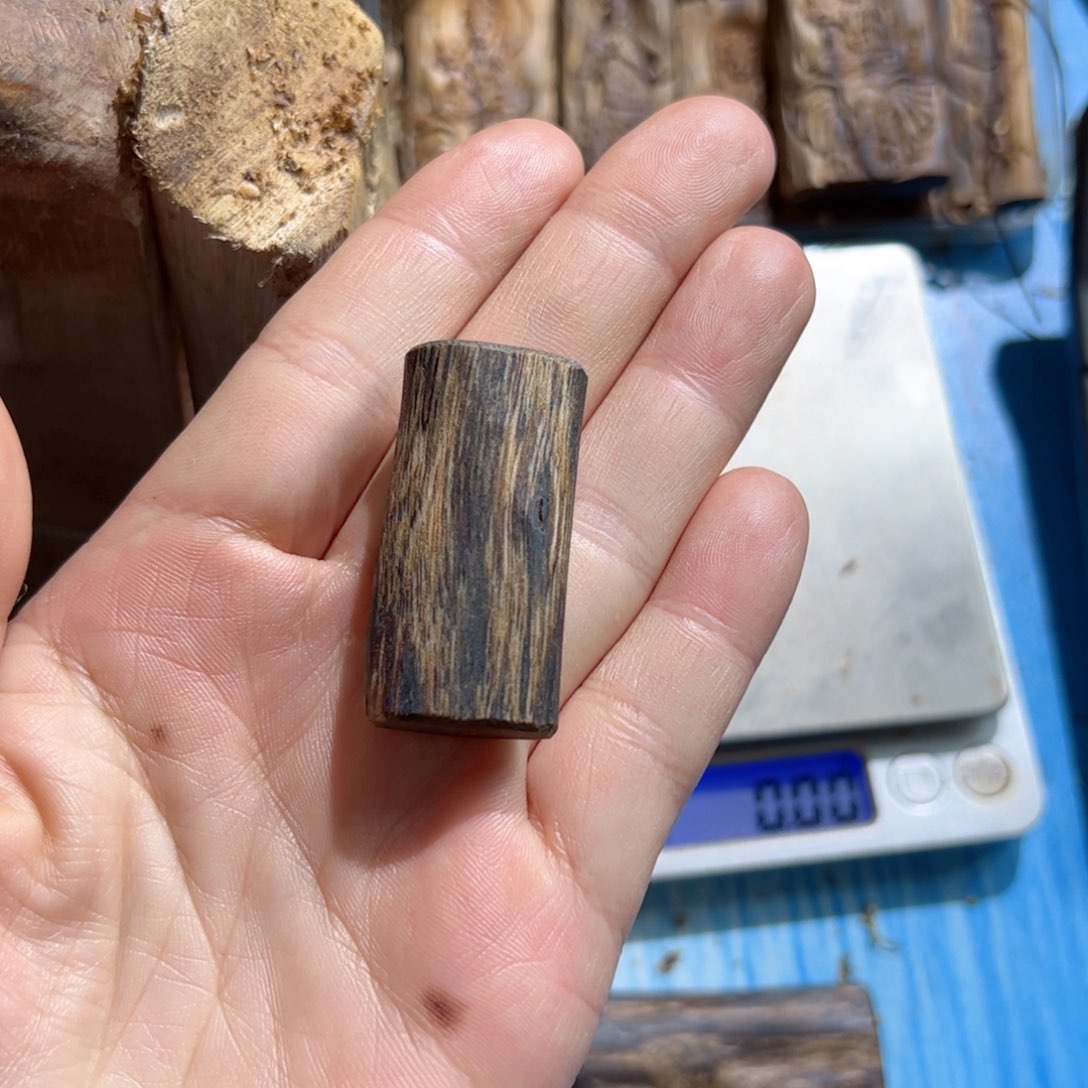 沉香吊坠白棋素牌4.8克