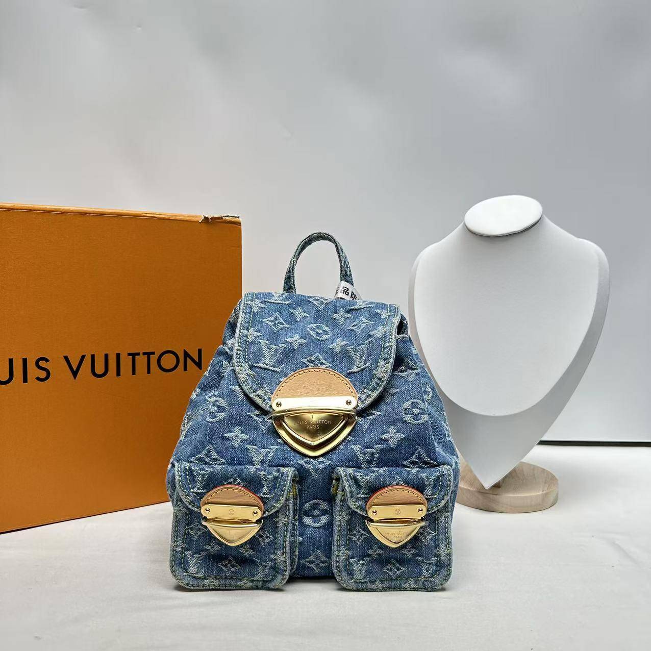 胖虎熙少/路易威登/95新/公价0/箱包/双肩包/31B2501300001