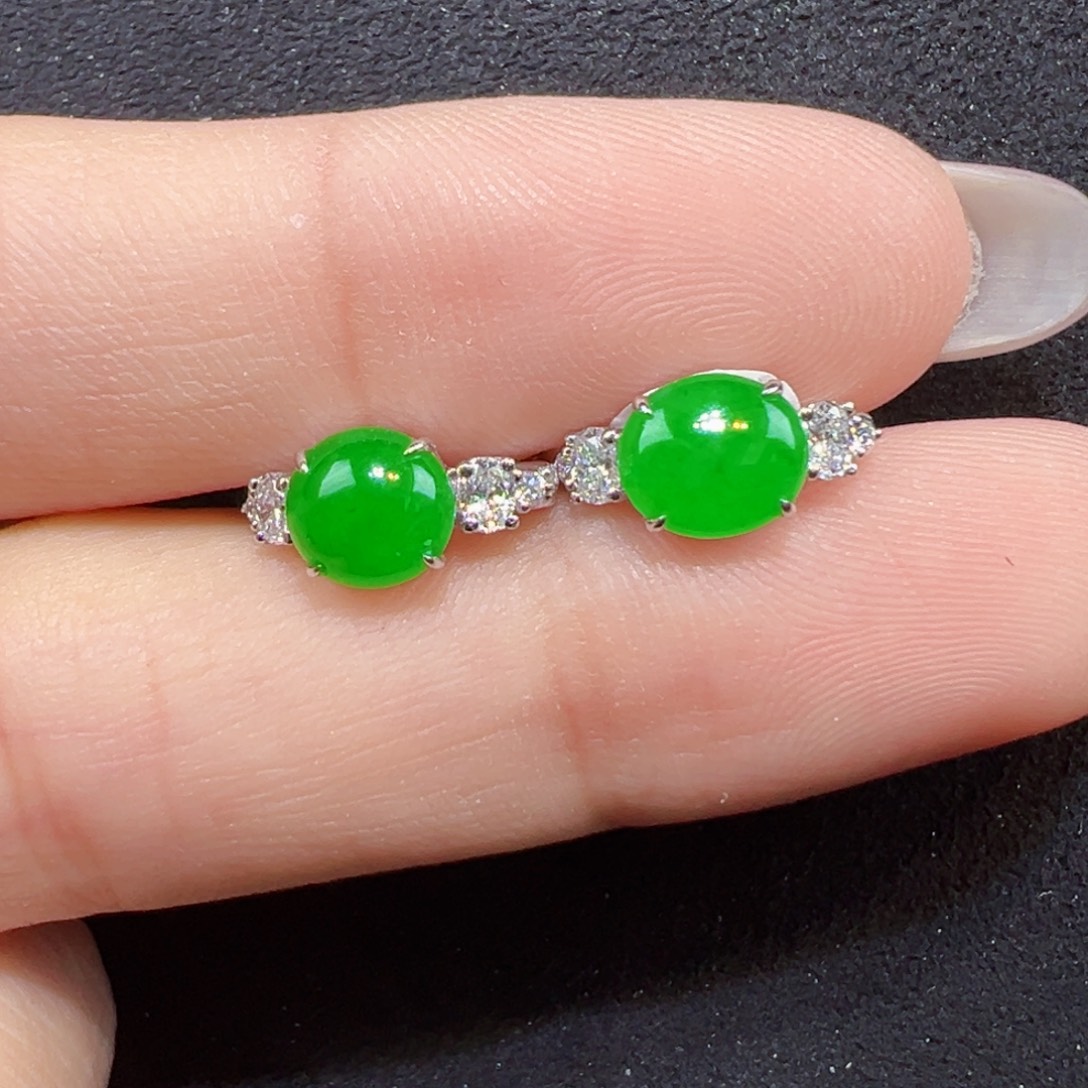 翡翠18K金镶嵌耳饰蛋面