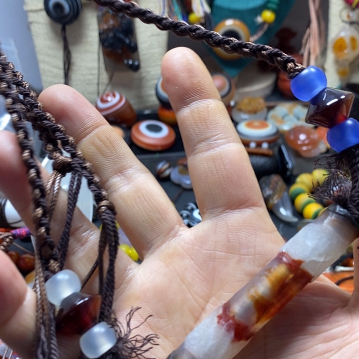 I***.玛瑙/玉髓未镶嵌颈饰