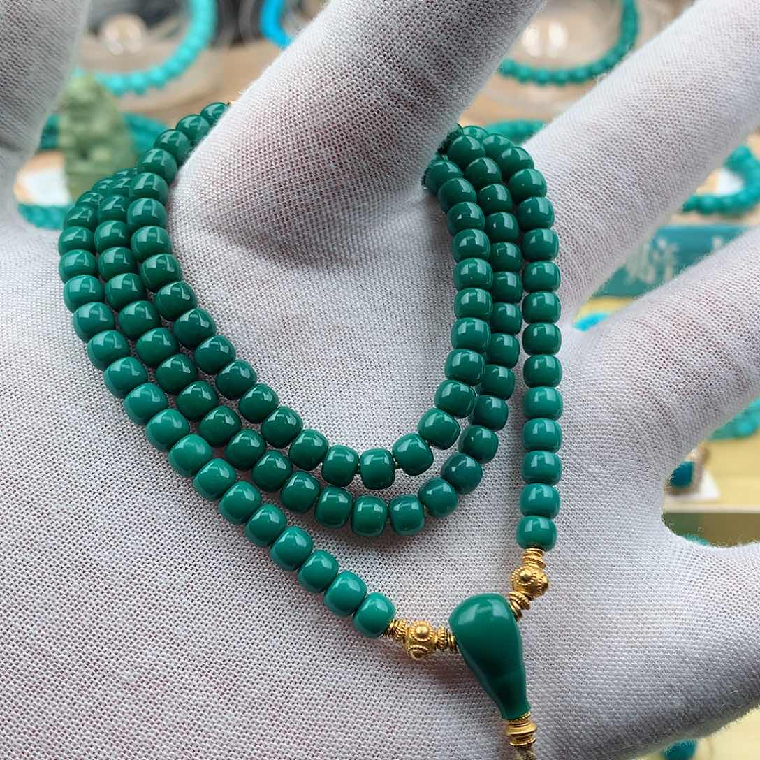 绿松石颈饰未镶嵌埃**老