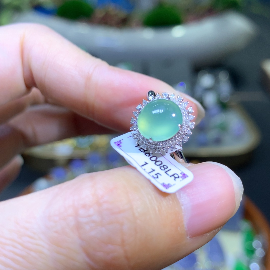 【闪购商品】翡翠颈饰18K金镶嵌翡翠吊坠项链