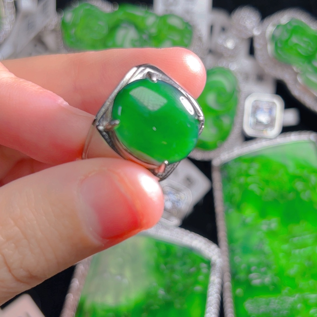 翡翠颈饰银S925镶嵌蛋面