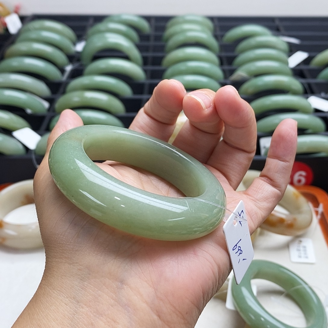 石英质玉手镯未镶嵌L**e