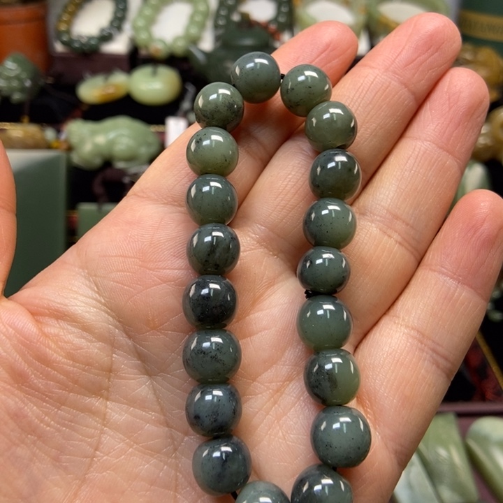 未镶嵌手串岫岩老玉（透闪石质玉）