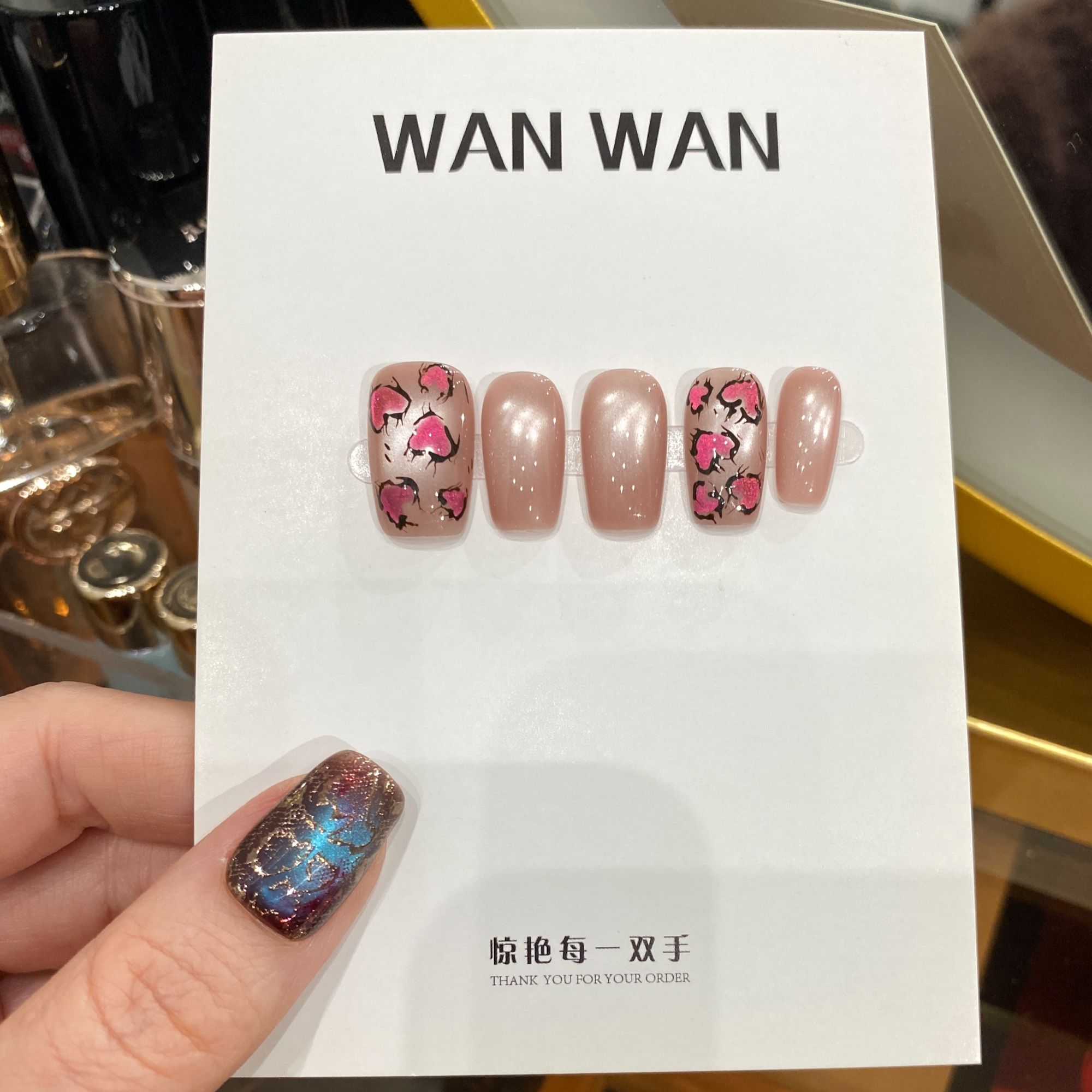080豹纹爱心纯手工穿戴甲美甲