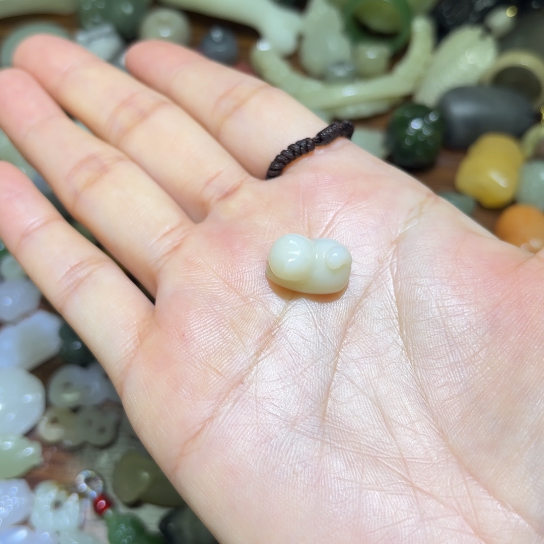 和田玉珠宝半成品未镶嵌y****Z