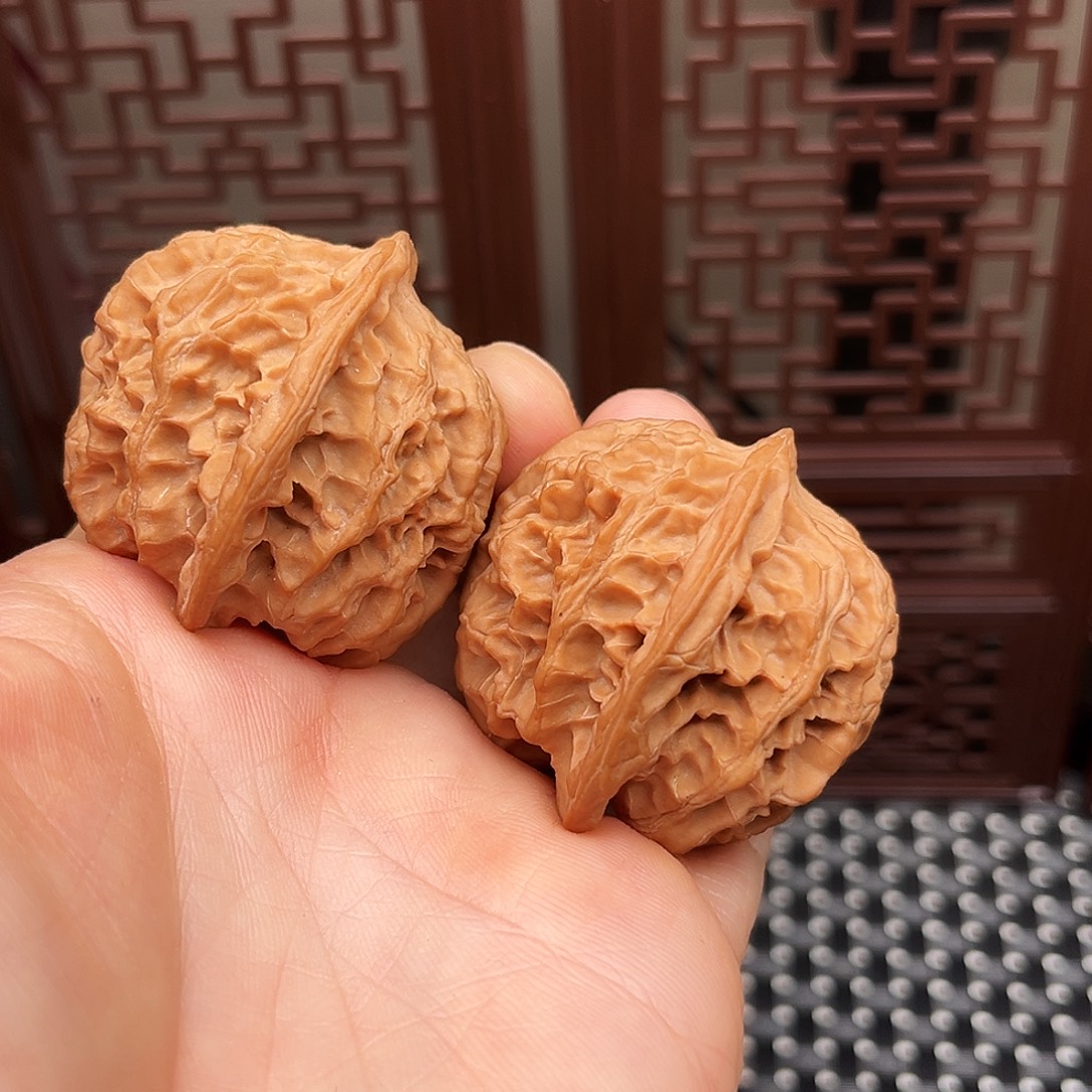 喂***伟文玩核桃吊坠苹果