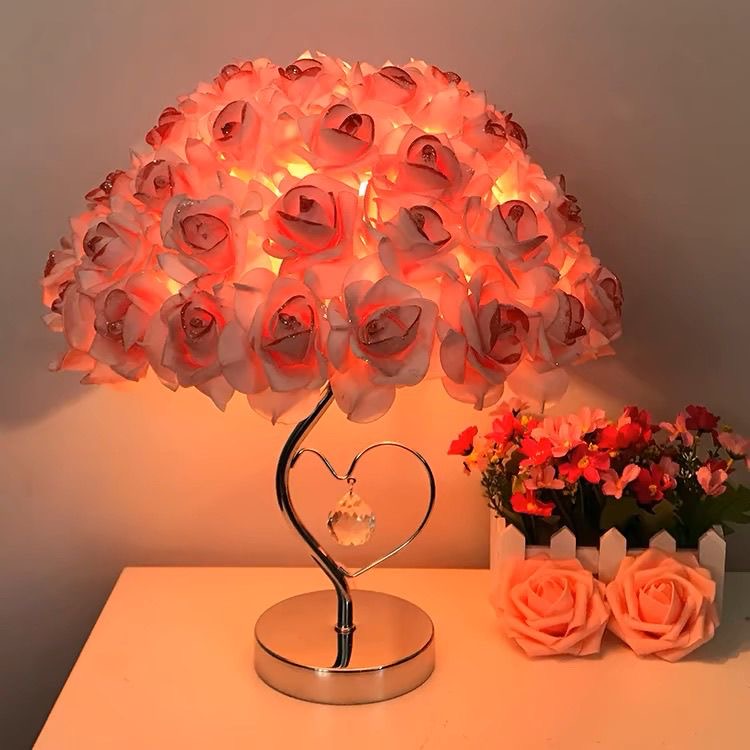 妃饰创意心型欧式羽毛台灯卧室床头公主婚房温馨生日礼物玫瑰台灯