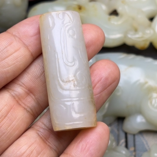 和田玉颈饰未镶嵌