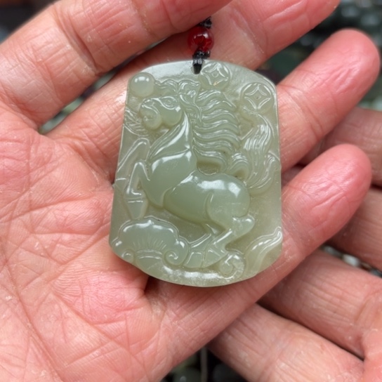 和田玉吊坠未镶嵌