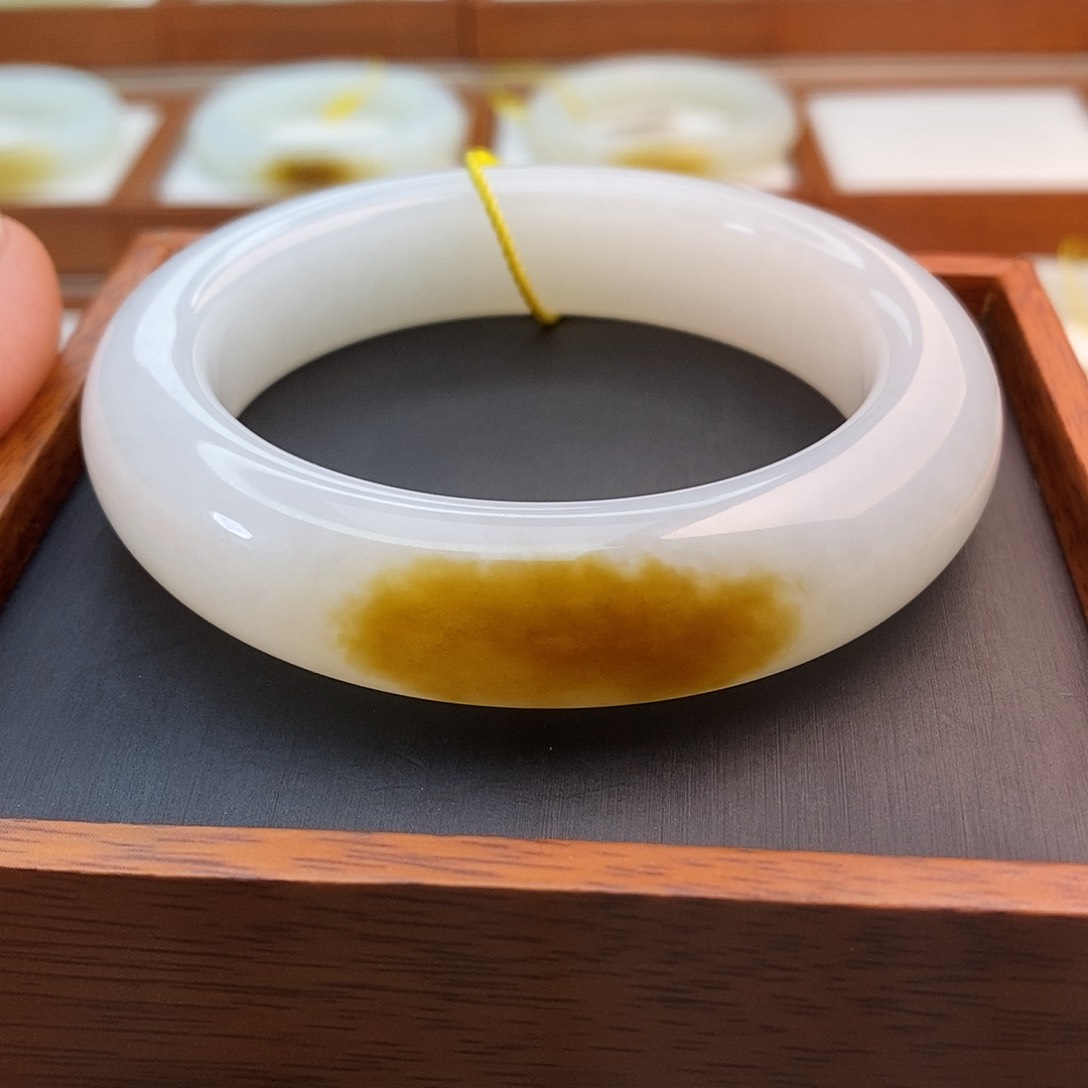 手链未镶嵌和田玉（糖玉）