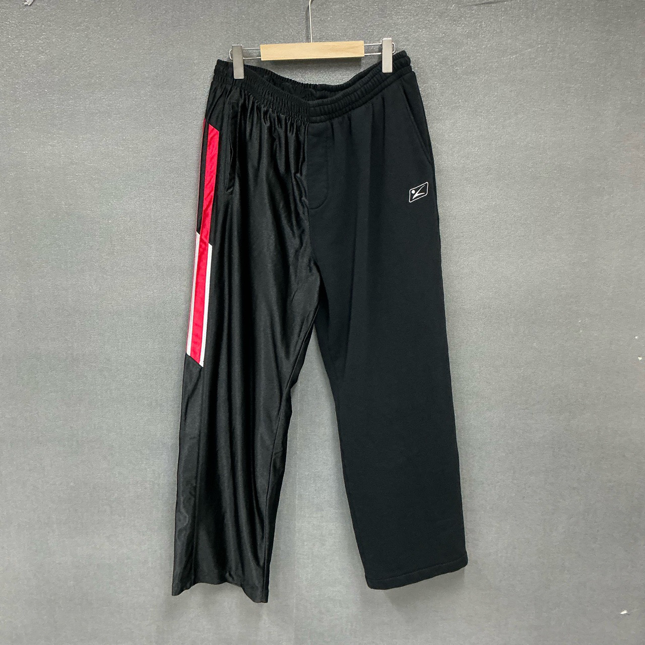 全新未使用 Balenciaga/巴黎世家 秀款红白拼接丝绒校服卫裤XL码