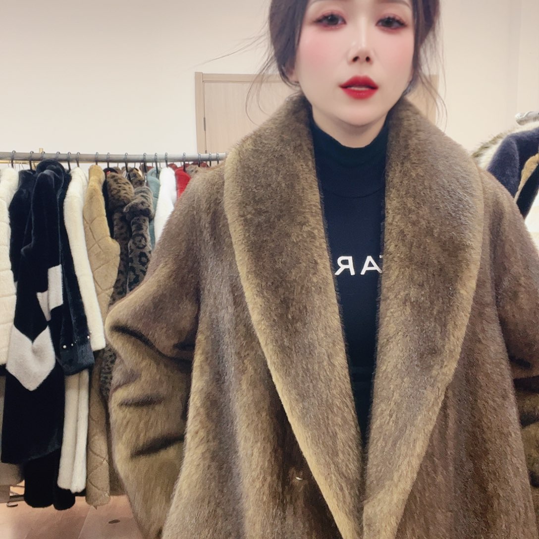 32号皮毛一体外套