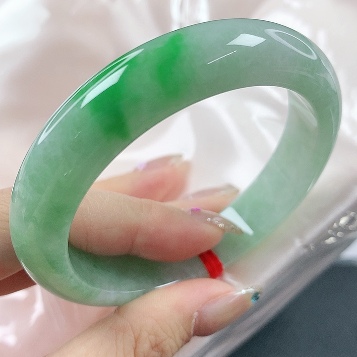 未镶嵌手镯翡翠，674