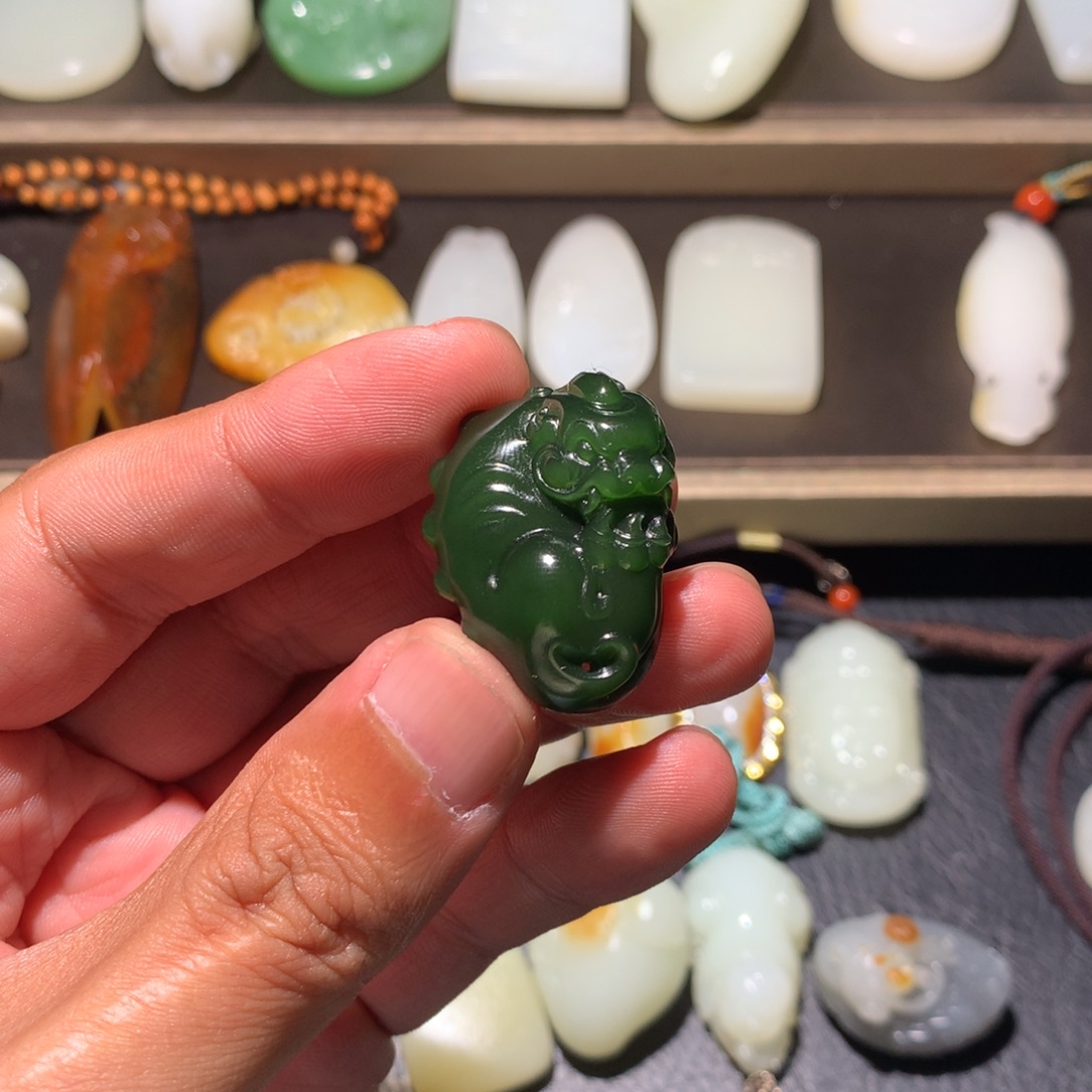 丘***忝和田玉未镶嵌挂件