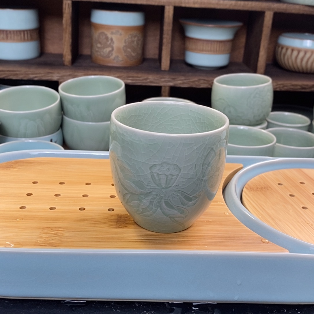 【闪购商品】豆绿闻香杯微微瑕奎奎。。。。