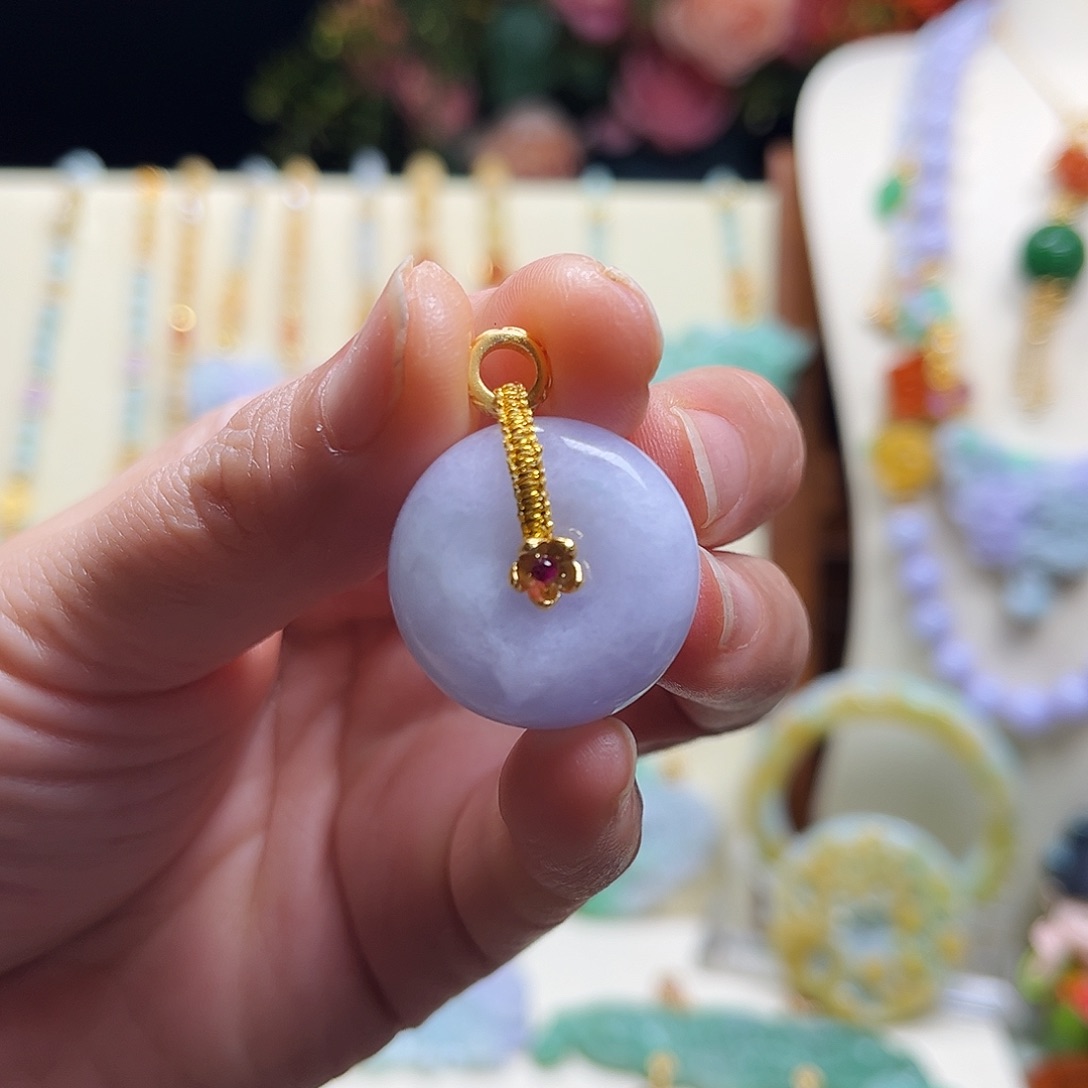 翡翠颈饰未镶嵌天然翡翠