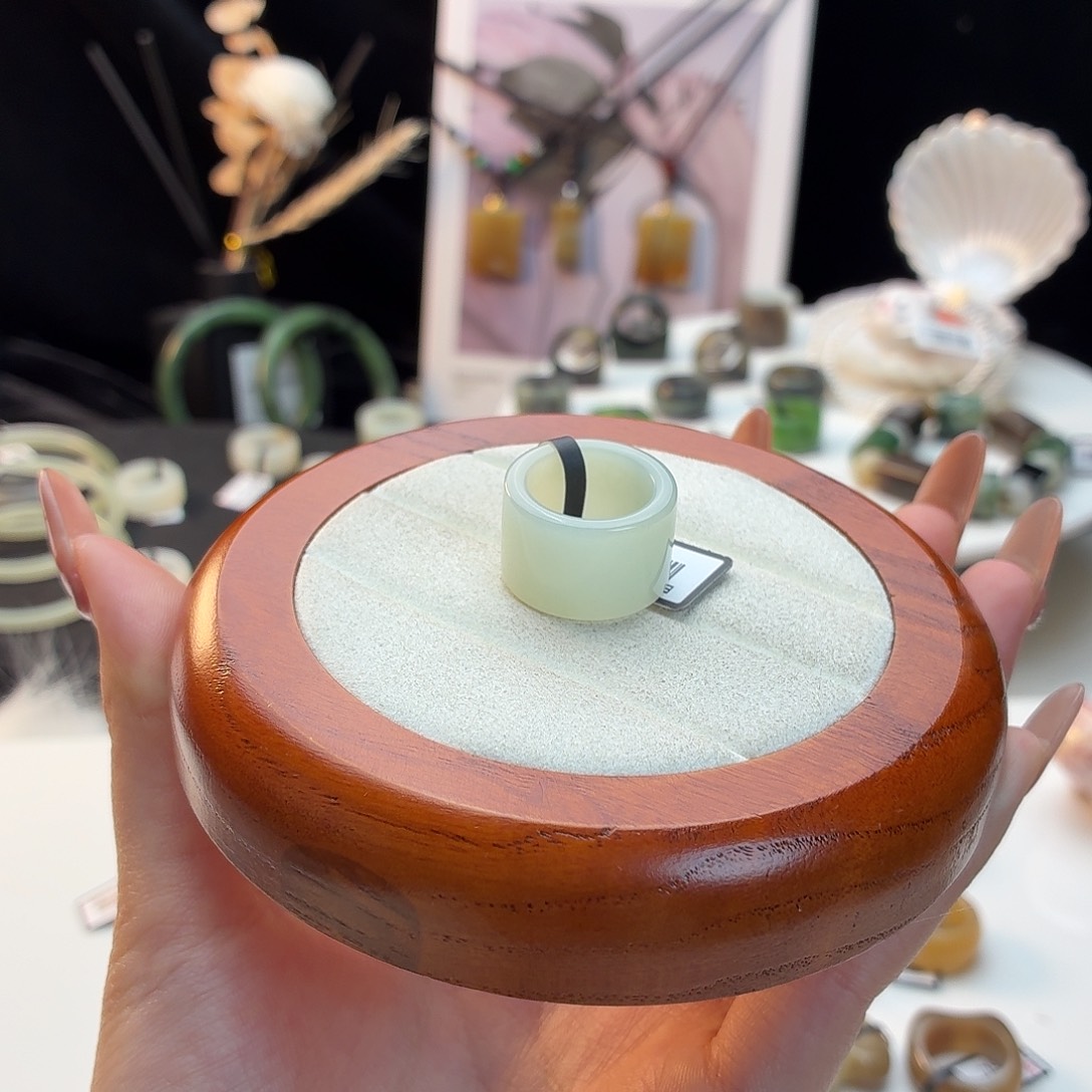 和田玉未镶嵌戒指俄白圆切15.3j36