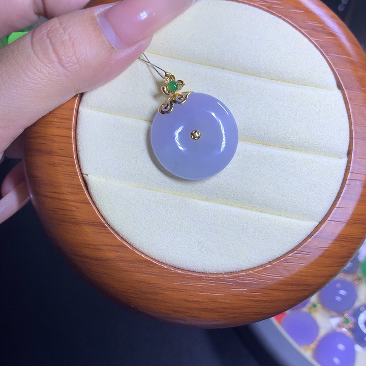 颈饰18K金镶嵌翡翠天然