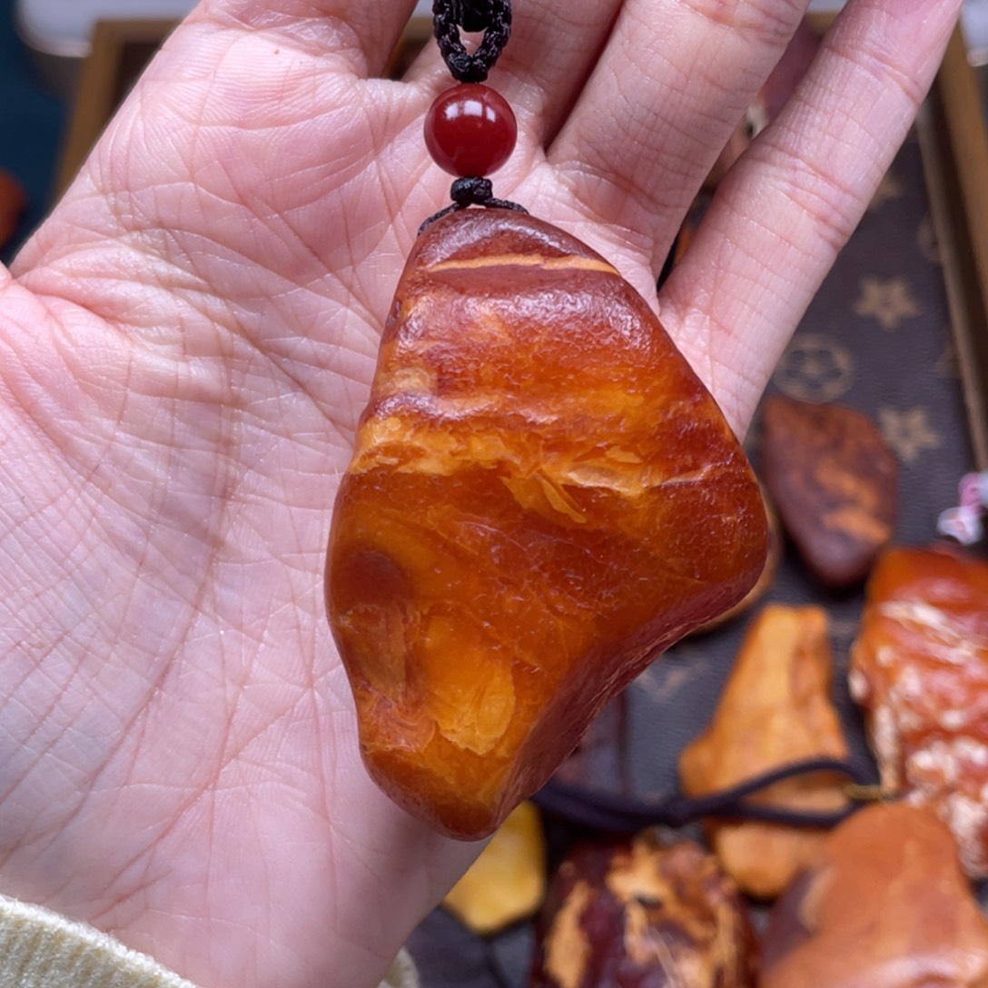 琥珀未镶嵌珠宝奇石