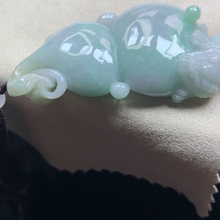 翡翠颈饰未镶嵌吊坠