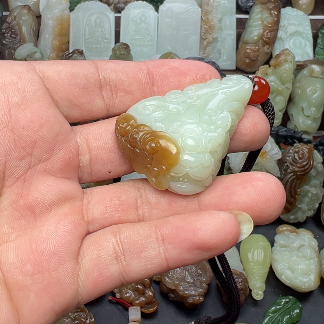 和田玉未镶嵌挂件