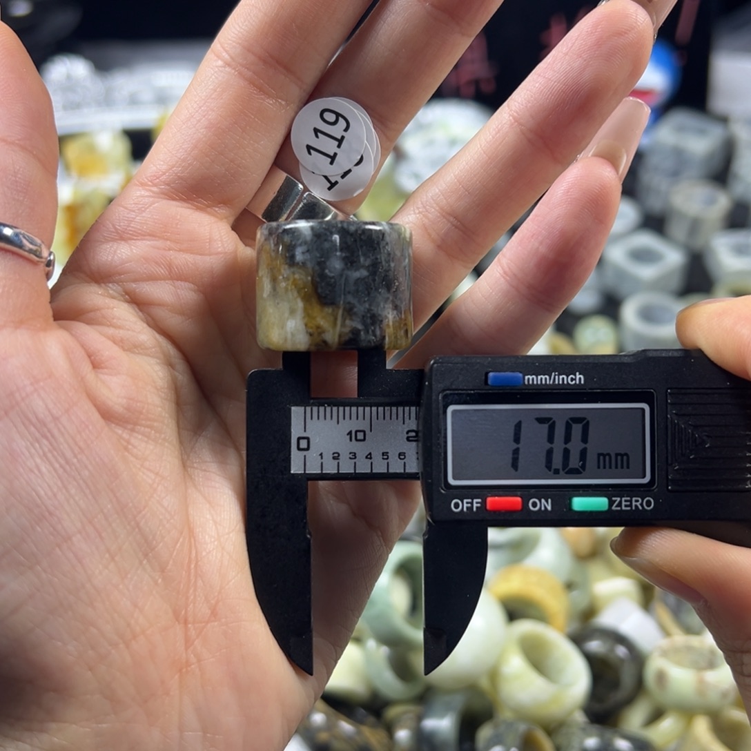 蛇纹石玉未镶嵌戒指