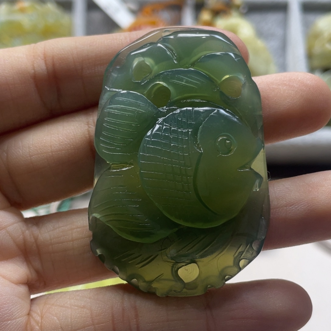 蛇纹石玉颈饰未镶嵌
