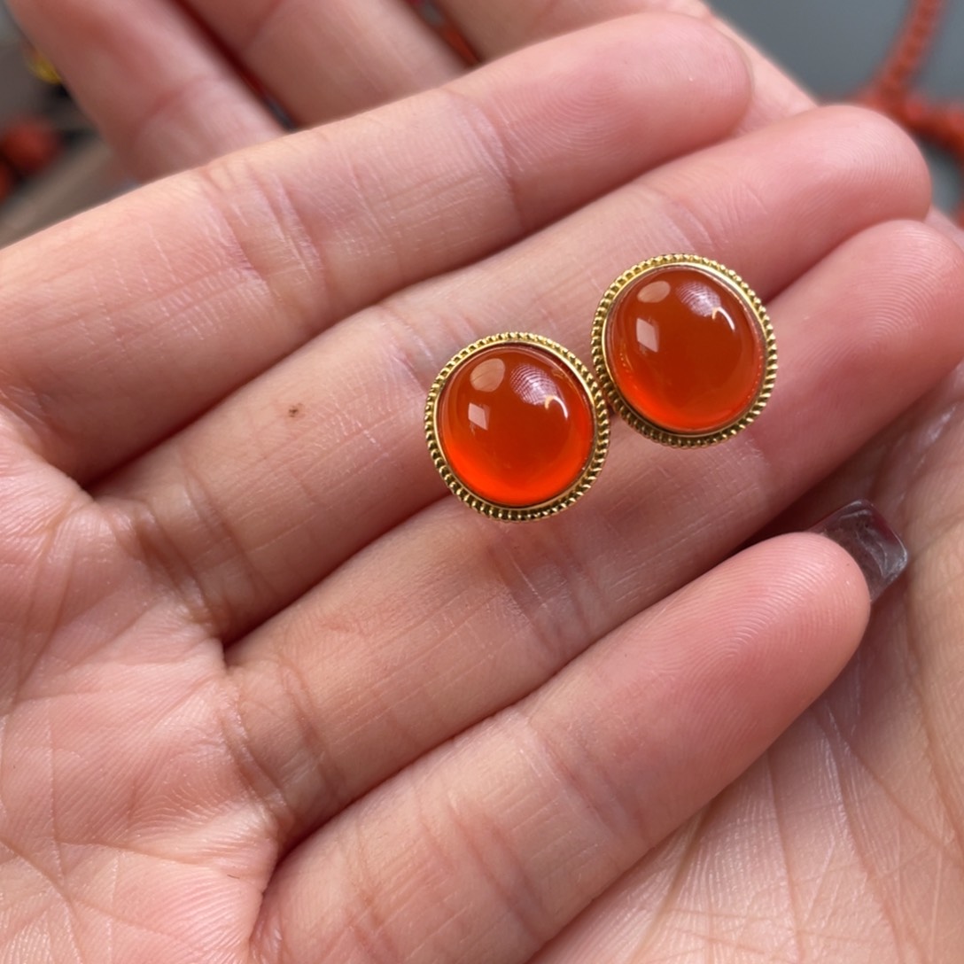南红玛瑙耳钉18K金镶嵌蚂*