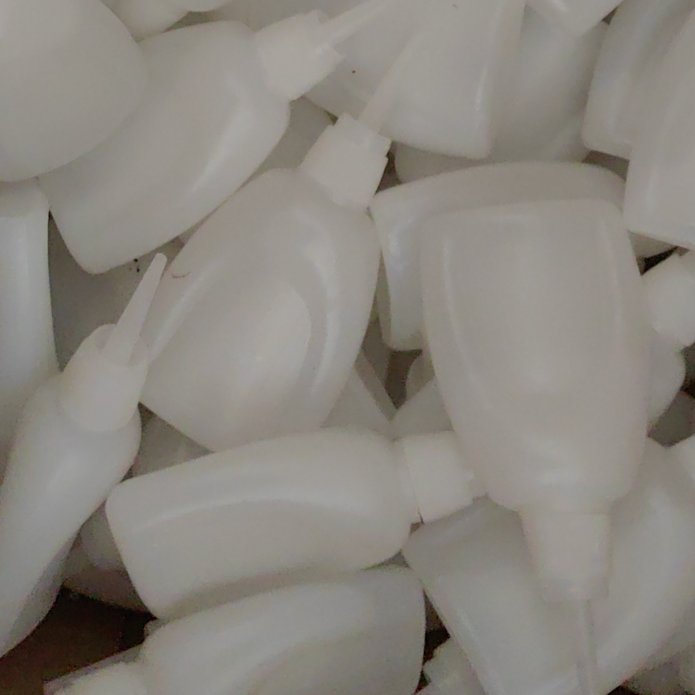 文玩玉米溜缝补粒胶水，不泛白，吸收快。