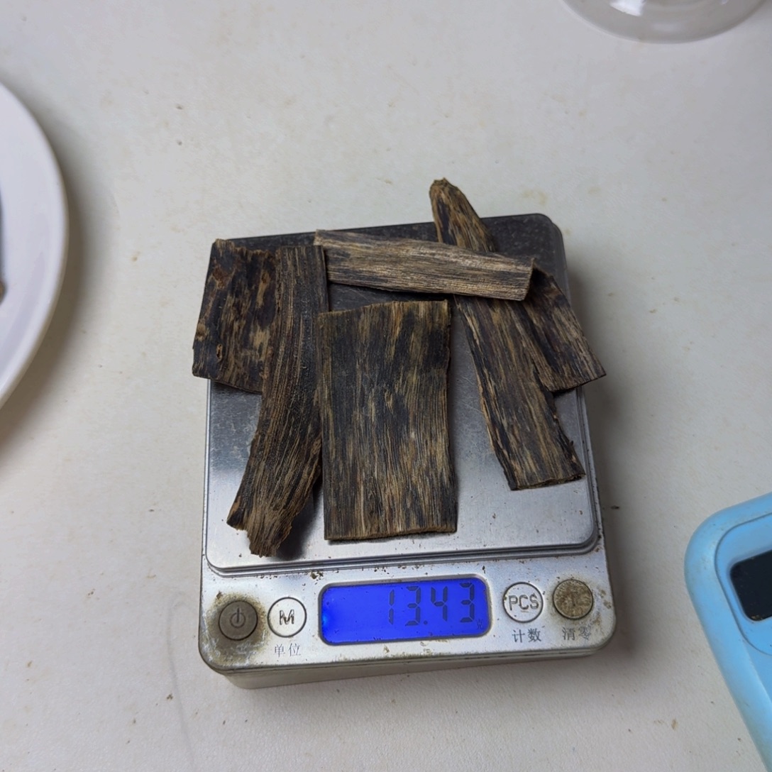 一***下沉香沉香碎屑沉水排片13.4克