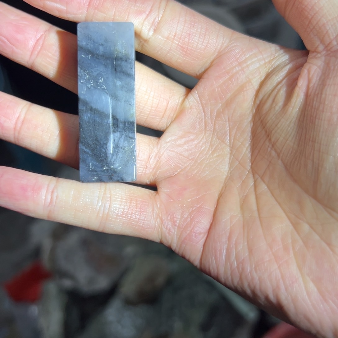 吊坠(赠链)未镶嵌和田玉舔****齿