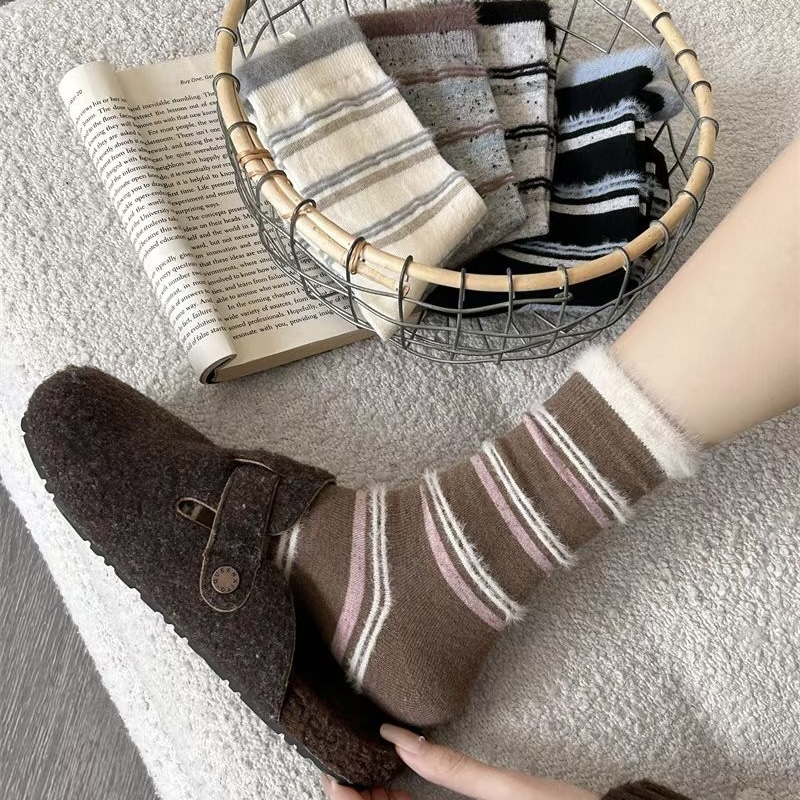 2025秋冬新款氺毛毛拼接条纹羊毛中筒袜女袜抗起球点纱保暖堆堆袜