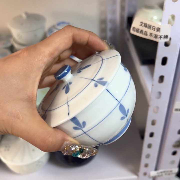 盖碗瓷器直播放漏中