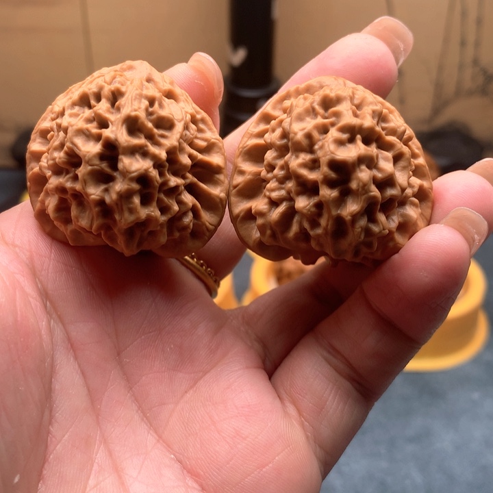 文玩核桃吊坠鱼鳞纹马蹄